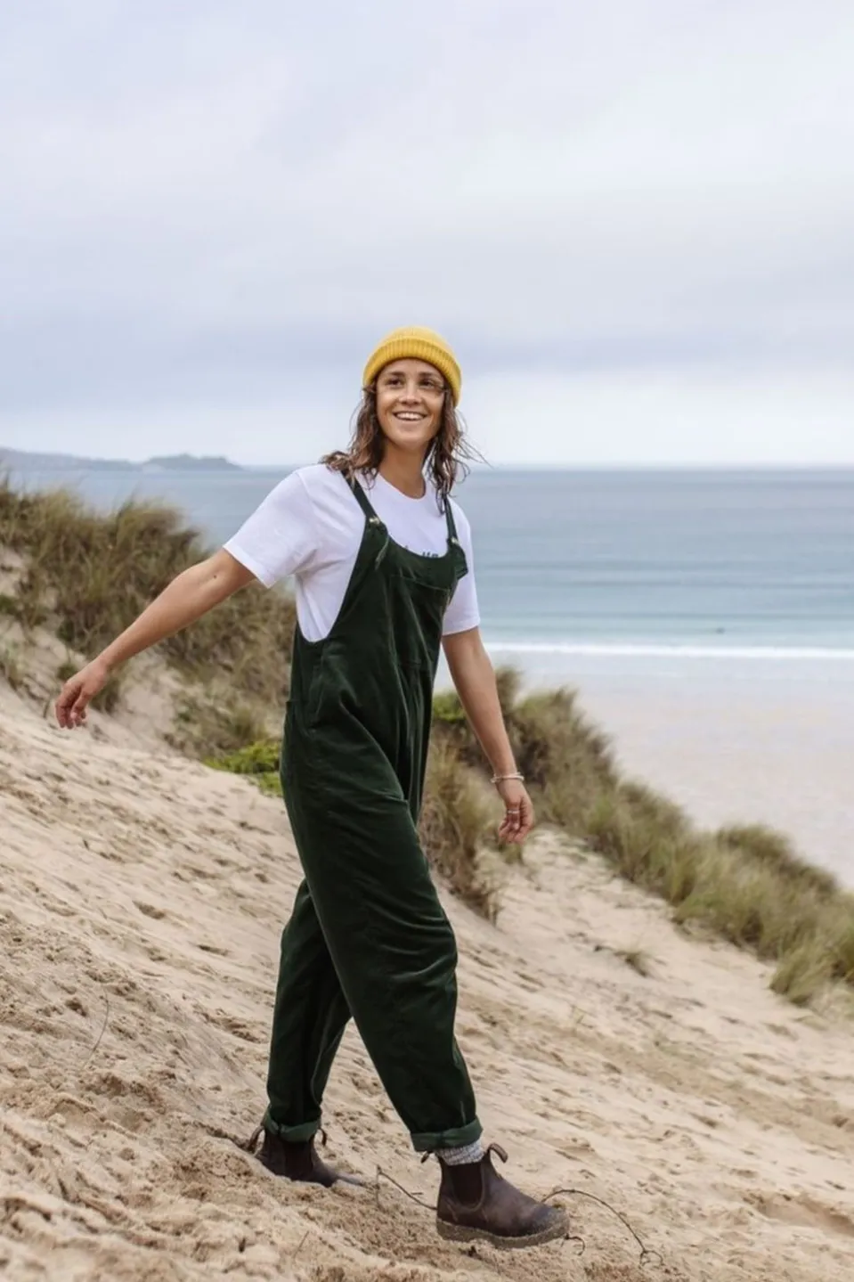 Passenger Clothing ltd Broek Meadows Cord Dungarees