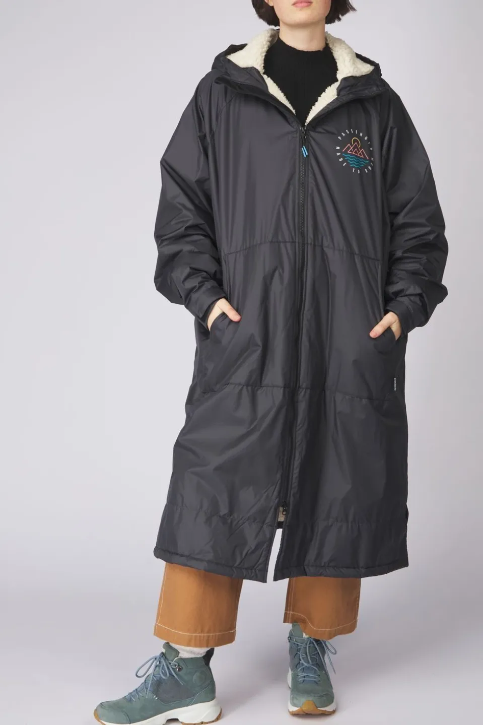 Passenger Clothing ltd Poncho Jas Escapism Sherpa Lined Changing Robe