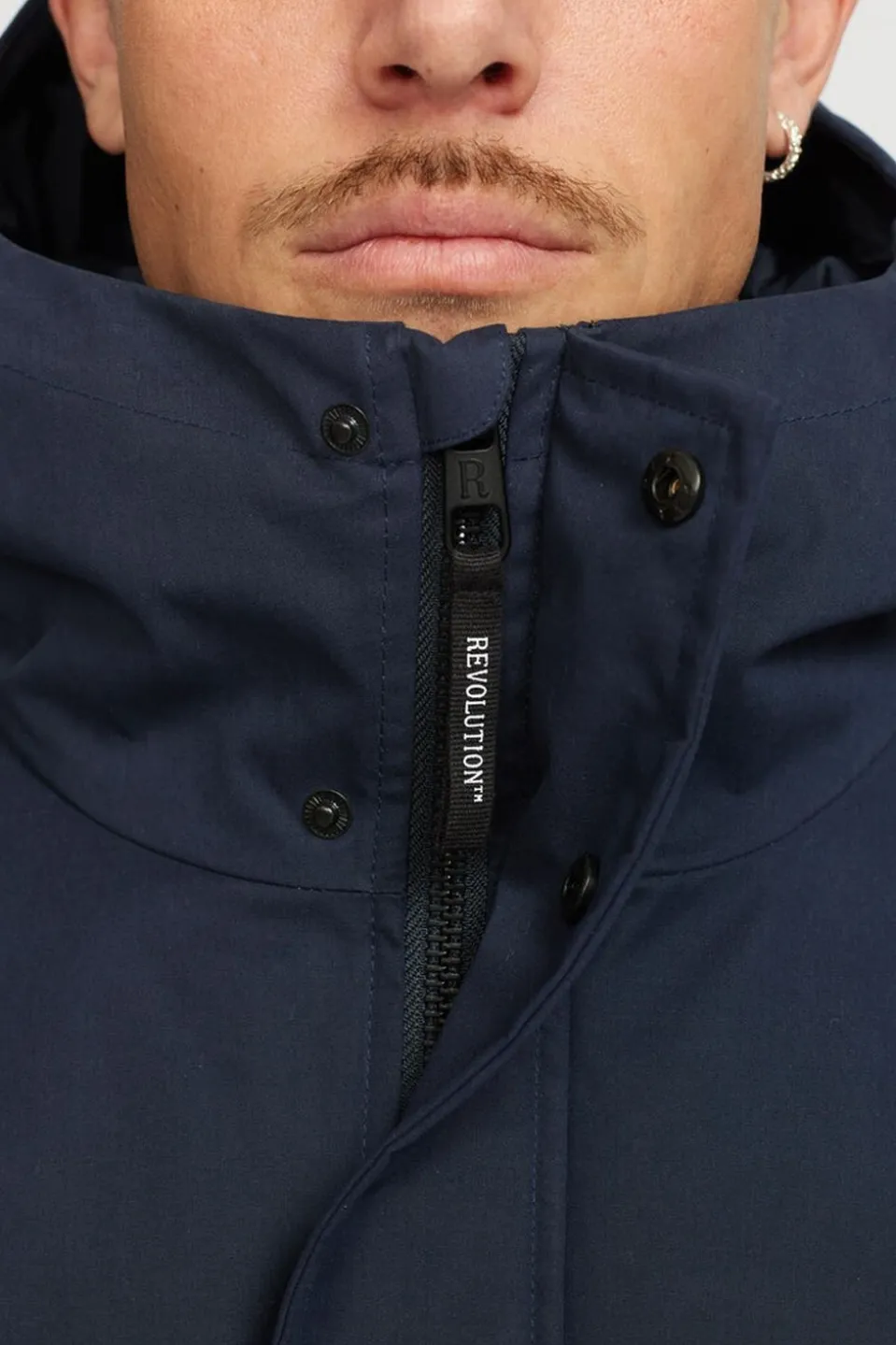 Revolution Jas 7851
