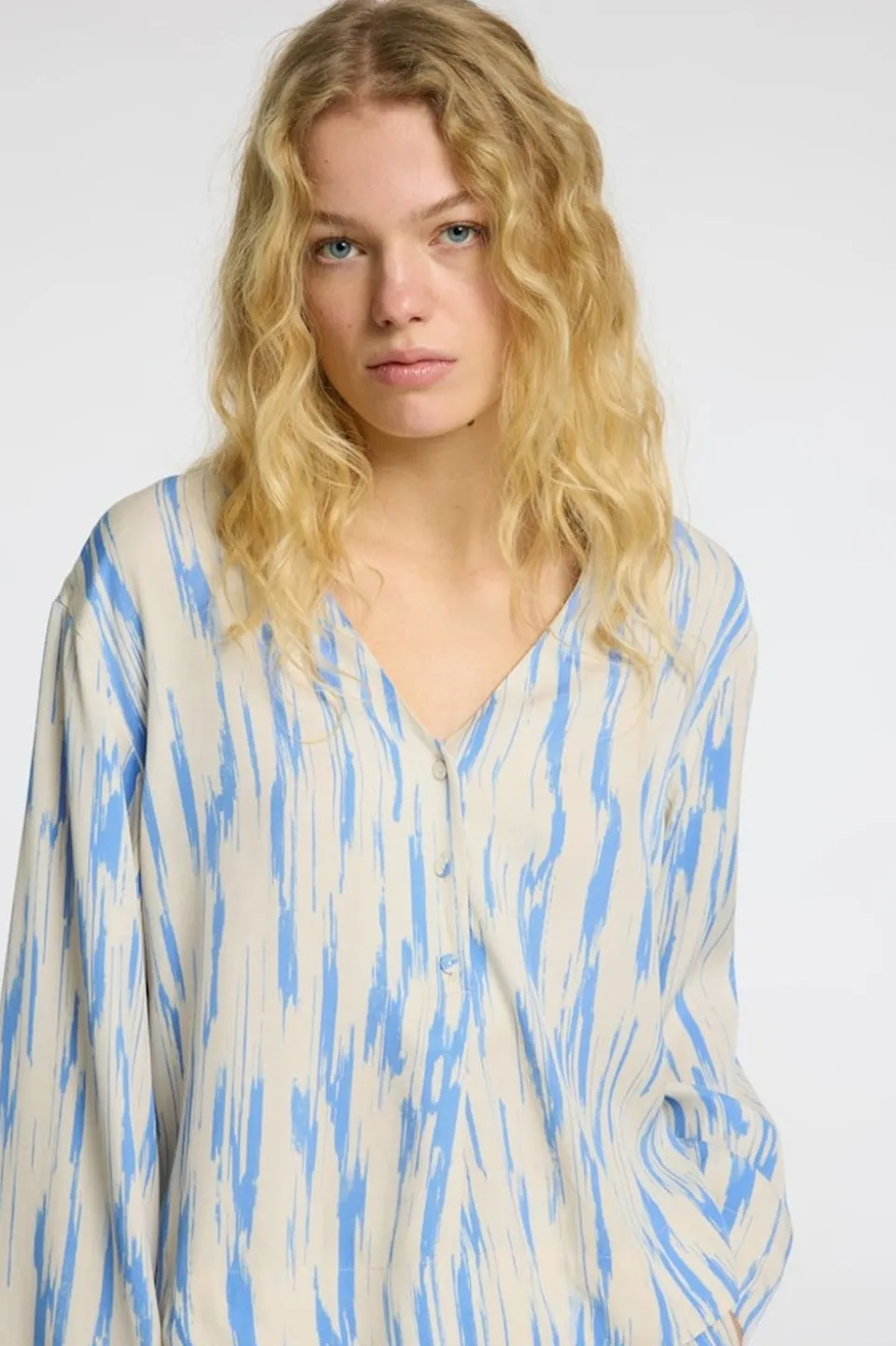Selected Blouse Baela Ls Aop V-Neck Top B