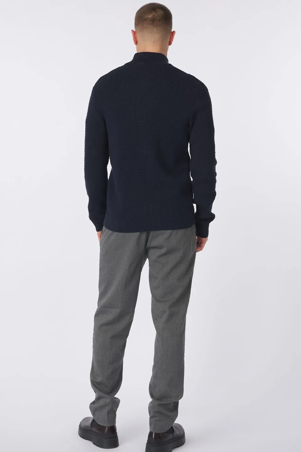Selected Trui Theo