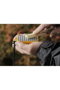 Smith's Gadget Pack Pal Tinder Maker With Fire Starter