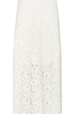 Soaked in Luxury Rok Sltaya