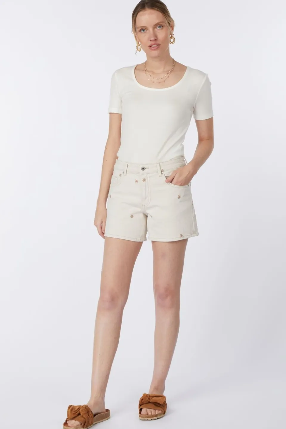 Vero Moda Short Te Mr Ecru Flowers